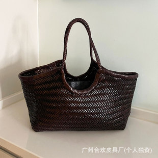 dragon8822�¿��^��ţƤ�ֹ�������Ů�������˻@����Ƥ�μ����ذ�