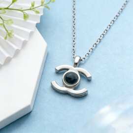 跨境热销100种语言我爱你双C投影项链轻奢时尚锁骨链图片定 制