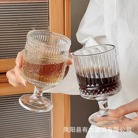 吸管;玻璃杯;碗