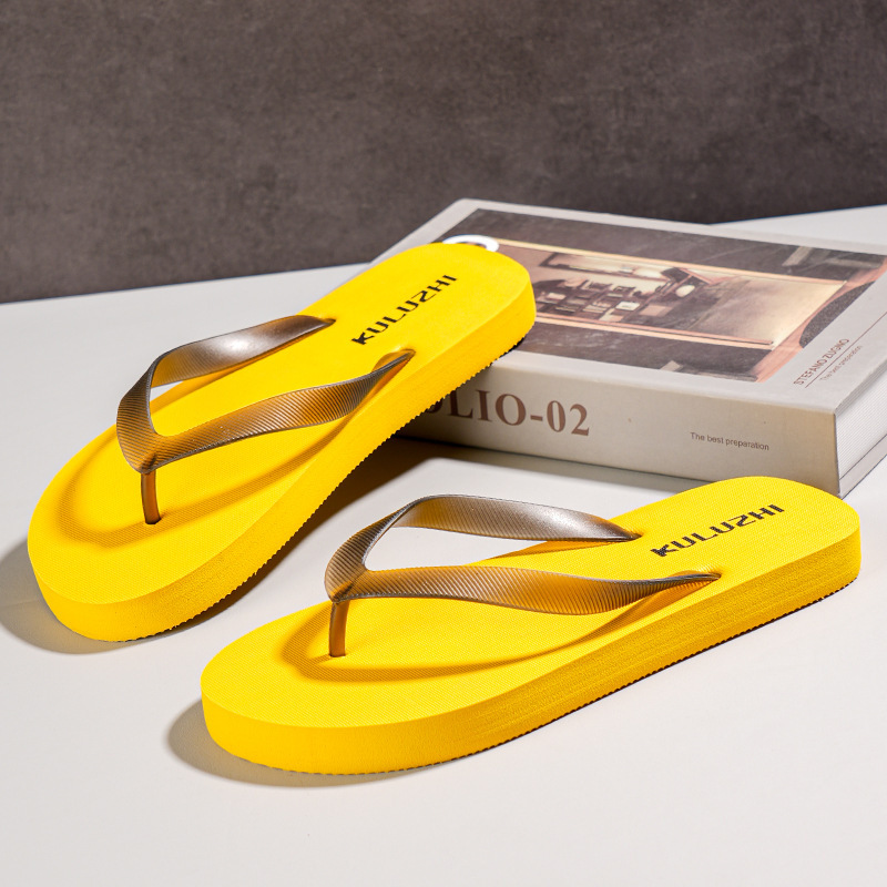 Cool Road 2026 New Men's Flip-Flops for Summer, Wear-Resistant, Fashionable, Unique, Soft-Soled Men's Casual Slippers