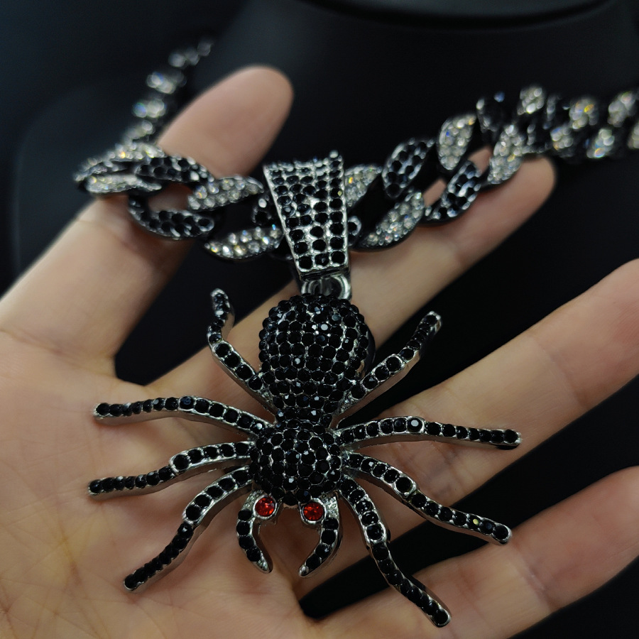 Black Spider Cuban Men's Ins Hip Hop Accessories Small Design Sense Collar Chain Dark and Dominant Necklace_voghion.com