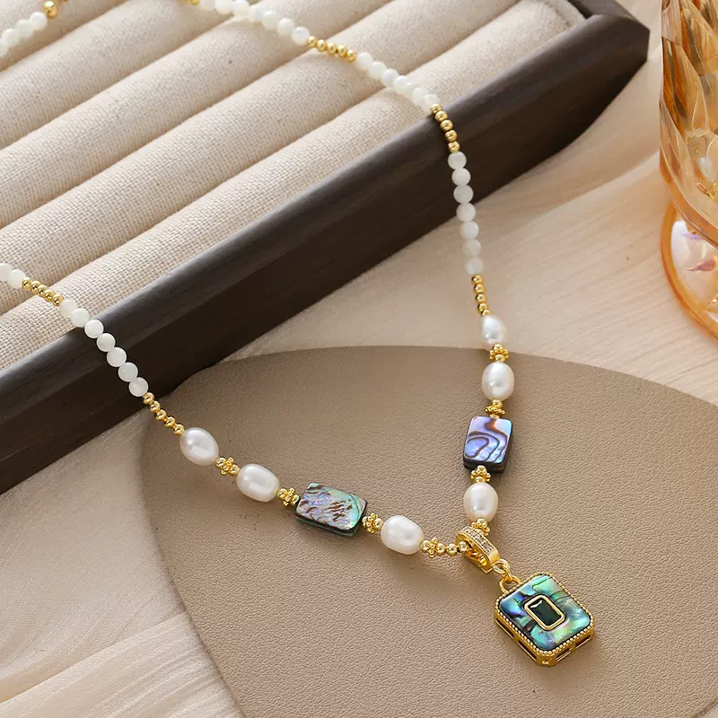 天然贝母吊坠淡水珍珠项链新款2025爆款轻奢小众女士锁骨链女高级