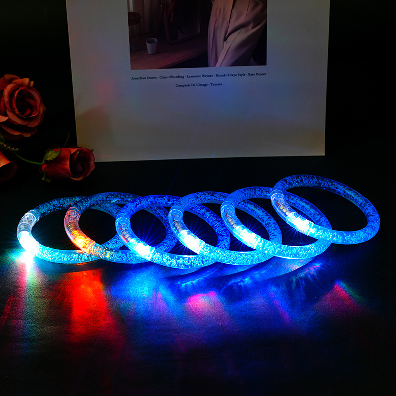 Venta directa de fábrica Acrílico led colorido brazalete de burbujas luminosas empuje pequeño regalo código de escaneo para regalar juguetes luminosos
