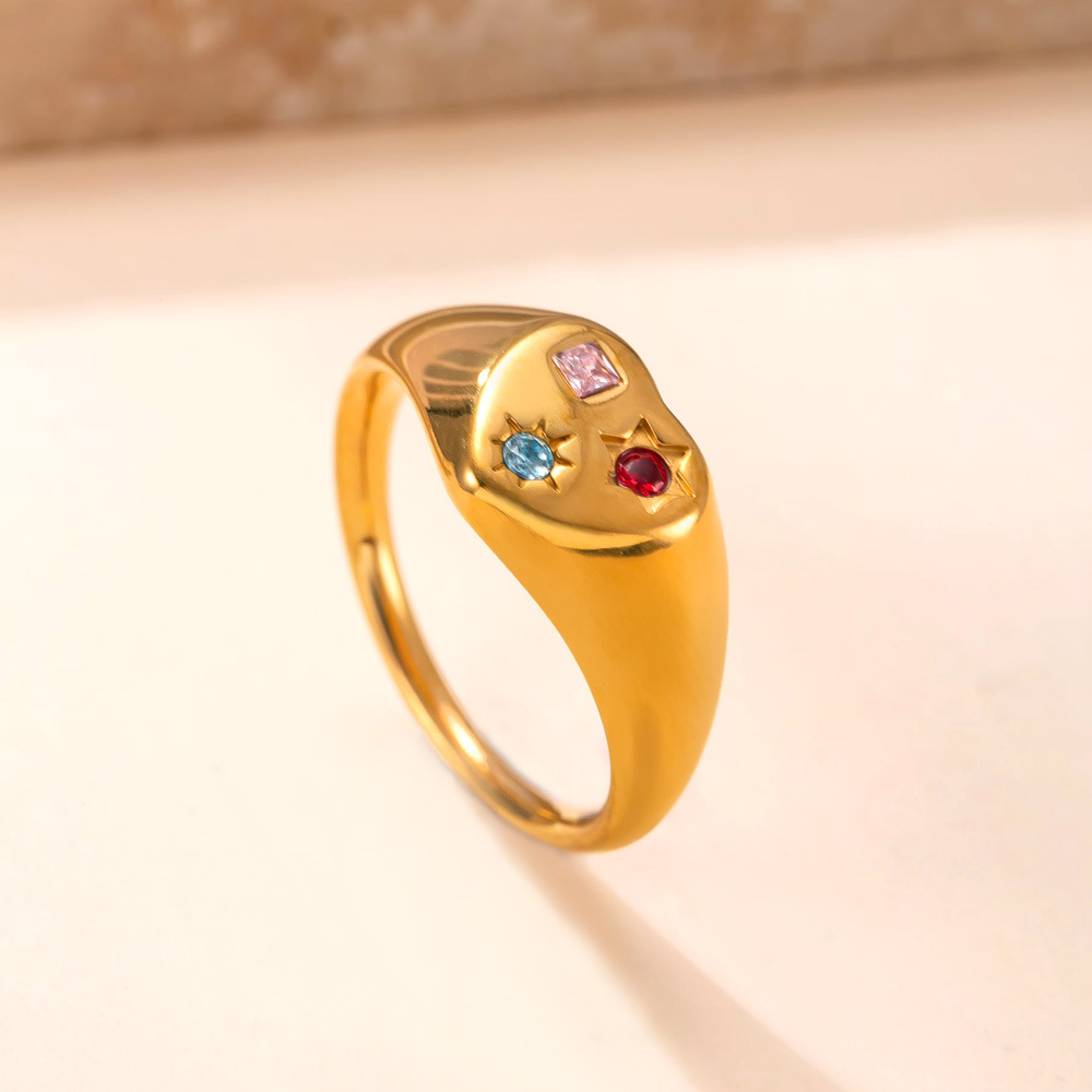 Europa y los Estados Unidos nuevos anillos de acero inoxidable fundidos en forma de corazón hermoso viento micro incrustado de color zircon fábrica de anillos de acero de titanio