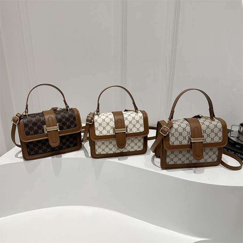 Retro belleza temperamento casual mochila 2025 primavera nueva personalidad bolso de mujer bolso de hombro simple