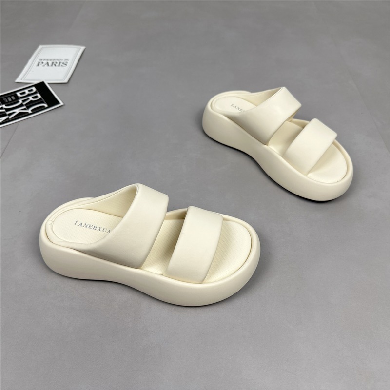 Tykksålede skinnsandaler og tøfler for kvinner 2023 sommer ny mote ett-ords all-match myk bunn casual sklisikre yttertøysandaler_voghion.com