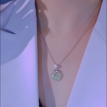 2025新款简约平安扣项链女轻奢小众吊坠爆款高级设计感百搭饰品批