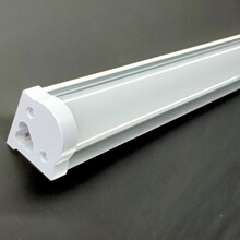 �ǟ�T8LED�����չ�ܼӹ����ƾ��l��һ�w���Ǿ���T15LEDһ�w���L
