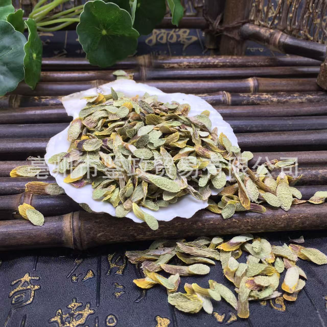 Dried Dendrobium Slices Shi Hu 石斛 Tiepi Dendrobium Herbal Tea and Soup Ingredient 500g in use