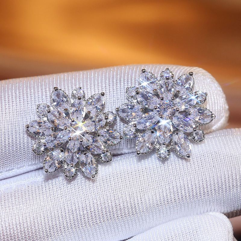Hao Shang temu Explosions Luxury Sunflower Double Layer Zircon Women's Earrings Fashion Women's Copper Earrings Accessories Hao Shang temu Explosions Luxury Sunflower Double Layer Zircon Women's Earrings Fashion Women's Copper Earrings Accessories