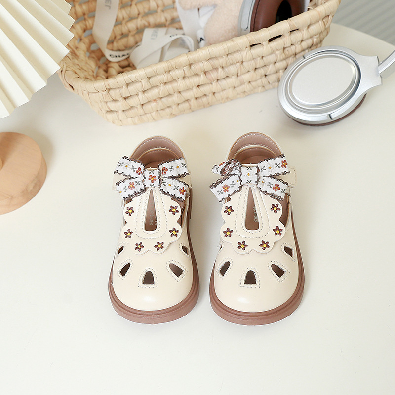 Niñas bordadas zapatos de princesa de arco para niños sandalias de cabeza de verano 2025 nuevo hueco zapatos de moda para niños image 8