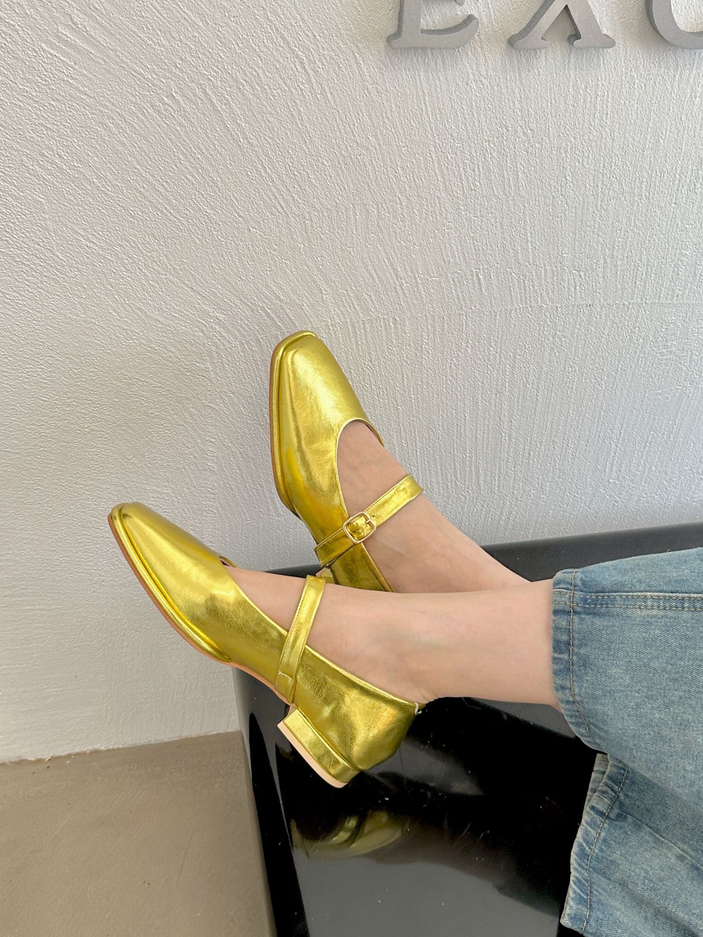 2024 frühling und Herbst Neue frauen Mary Jane Schuhe Eine linie mit Schnalle Quadratischen Kopf Flachen Boden Ballett Einzigen schuh_voghion.com