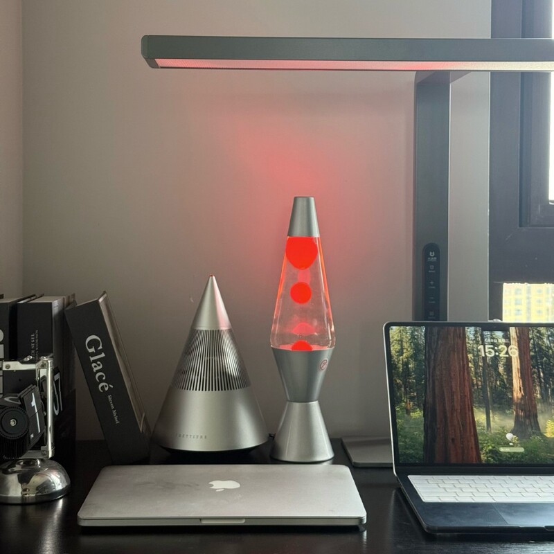 Home Creative lamp X-Men Wolverine lava lamp wax lamp jellyfish lamp wholesale 110V flat plug US gauge plug