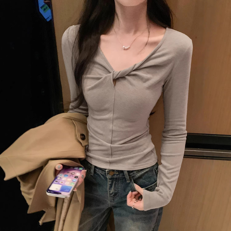 Knotted V-Neck Brushed Thermal Long-Sleeve T-Shirt for Women, Spring 2026 New Style, Slim Fit, Flattering Base Layer Top Knotted V-Neck Brushed Thermal Long-Sleeve T-Shirt for Women, Spring 2026 New Style, Slim Fit, Flattering Base Layer Top