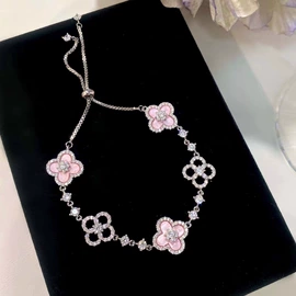 耳环;项链;耳钉