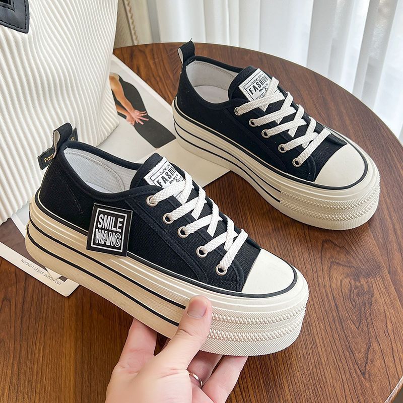 Zapatos de lona de suela gruesa para mujeres 2025 nuevos zapatos de lona de estilo coreano retró pequeño estilo de Hong Kong zapatos de skate de altura baja explosión ligera image 8