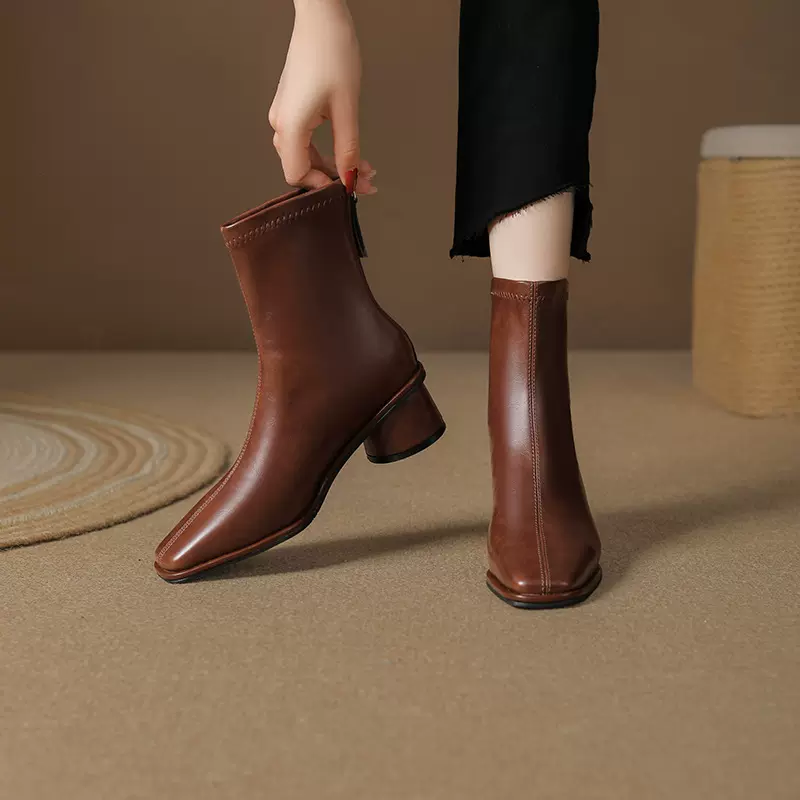 高级感方头短靴女2025年秋冬季新款软底时尚百搭粗跟切尔西瘦瘦靴