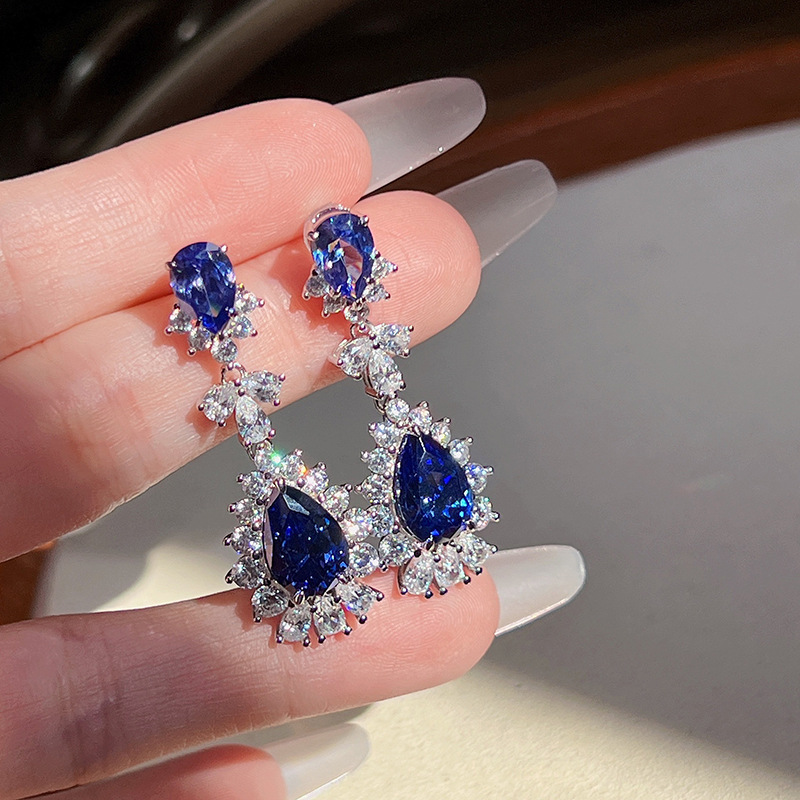 1 Pair Simple Style Classic Style Water Droplets Flower Inlay Copper Zircon Drop Earrings display picture 2