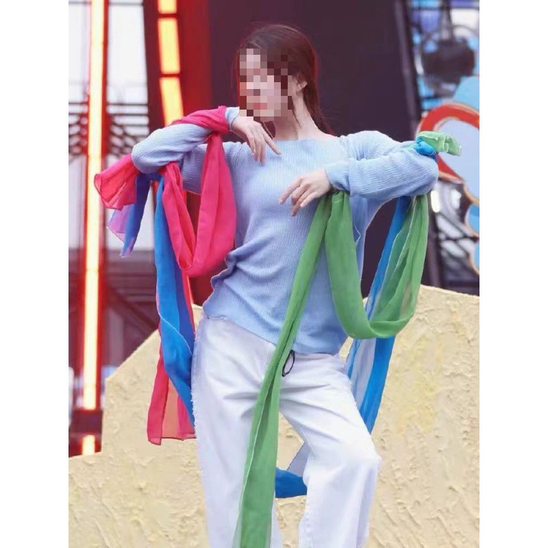 В наличии на длительное время: весенняя одежда 2025 года, свитер в стиле знаменитости Чжао Луси, синий топ, облегающий вязаный свитер для женщин