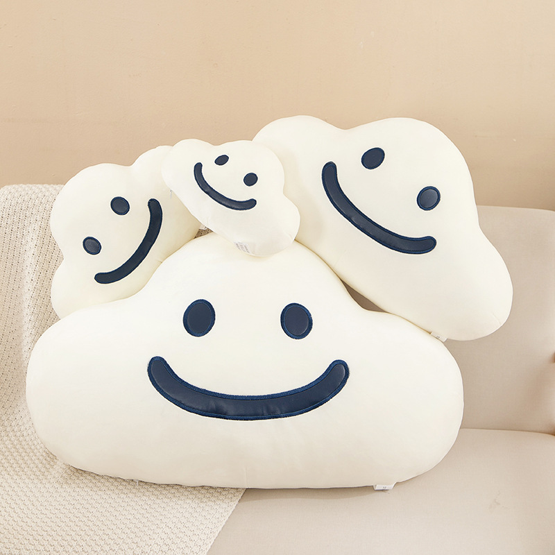 韩国可爱软萌云朵表情抱枕办公室午睡头枕床上靠枕布娃娃儿童礼品