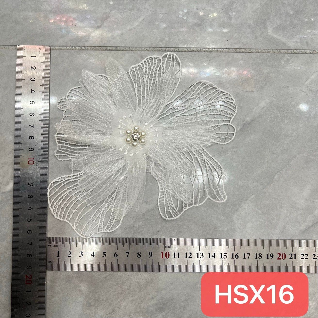 2026 nuevo bordado tridimensional blanco flores de encaje solubles en agua encaje hecho a mano perlas falda swing suéter adornamiento para el pelo DIY