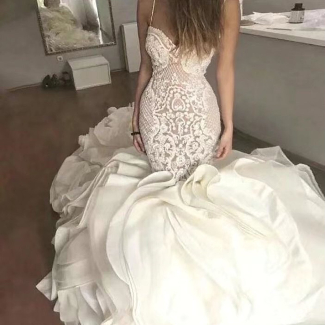 修身鱼尾拖尾婚纱