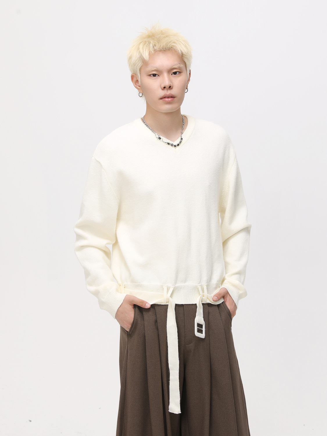 MTLCLOTHES Hombres| Nicho de ropa de diseño de cinturón de empalme de cuello V de color sólido de alta calidad suéter de punto