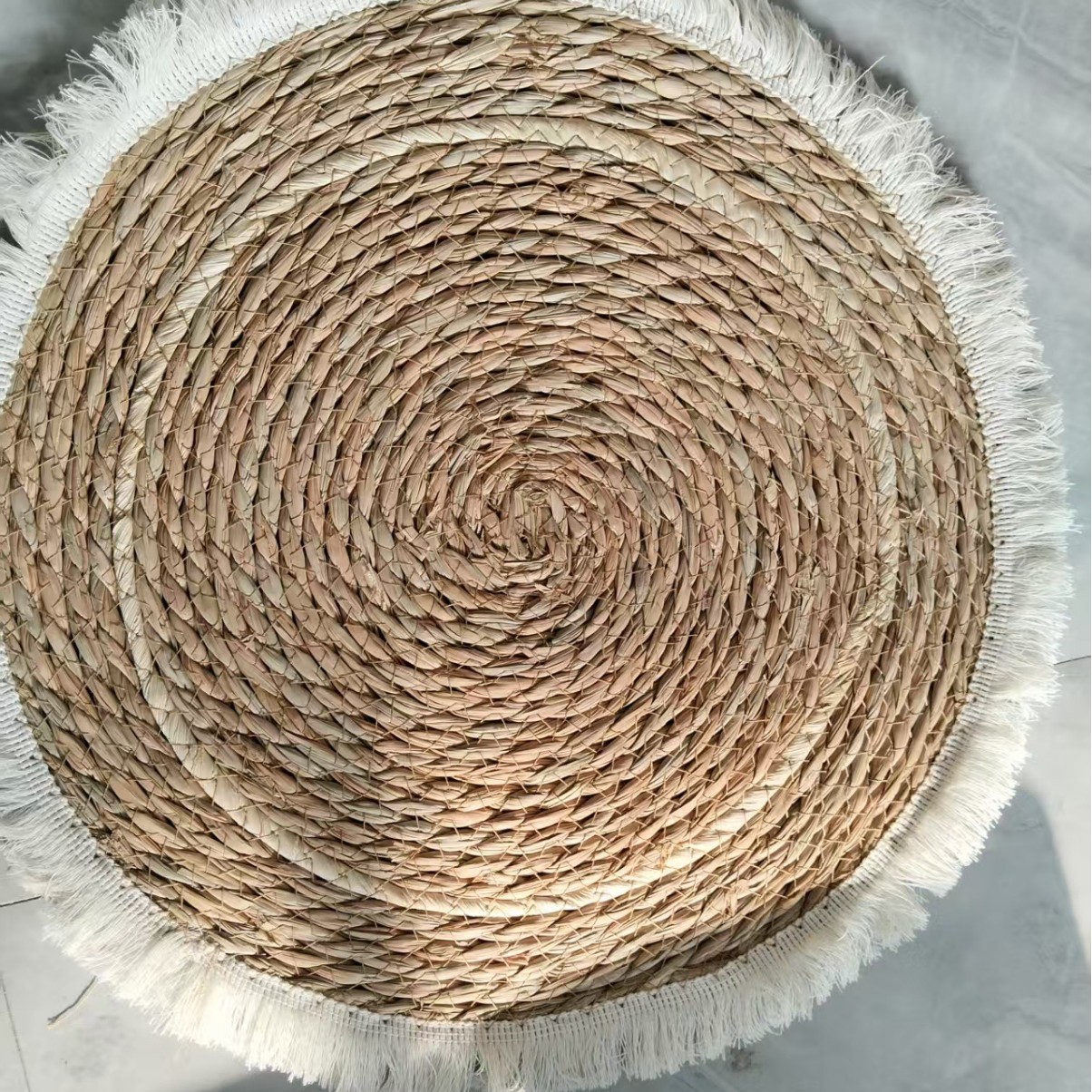 Posavasos y cojín de mesa de paja natural gruesa con borde flecos aislante térmico