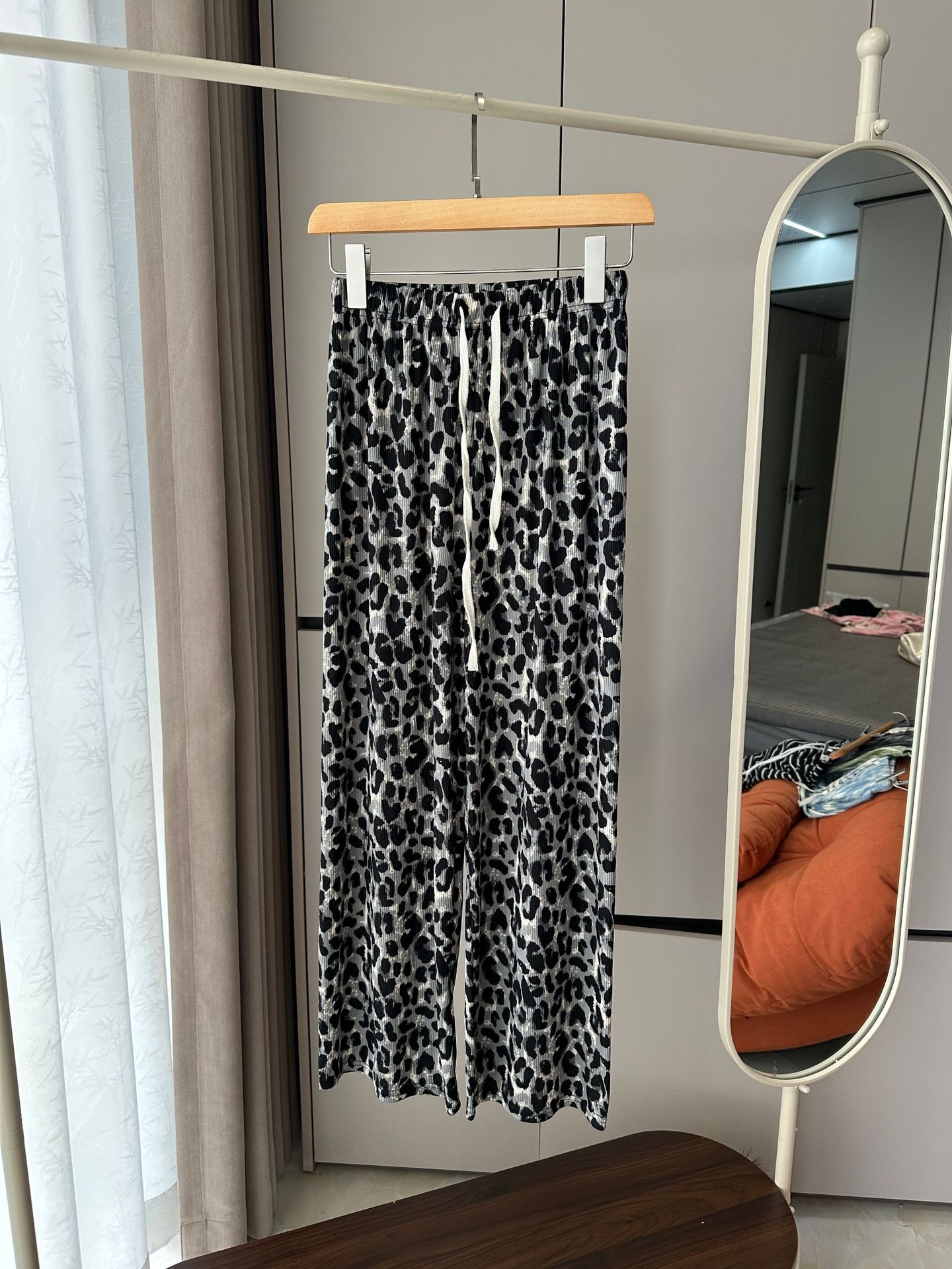 2025 pantalones anchos con estampado de leopardo de verano, cintura elástica, pantalones de pierna recta perezosos, estilo fino microelástico casual al por mayor image 6
