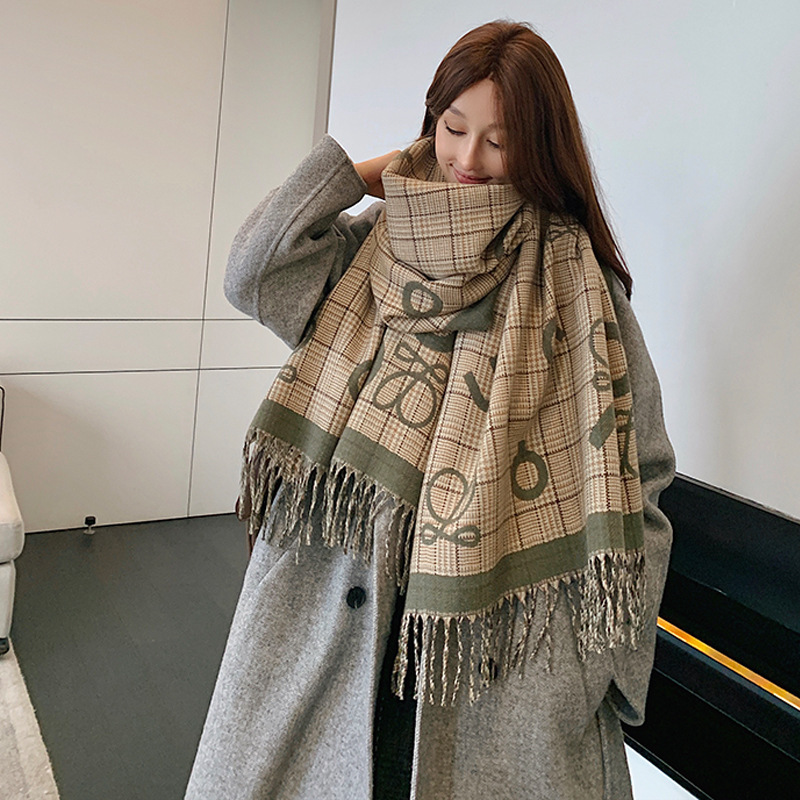 韓国版のアルファベットの格子の高級なカシミヤのマフラーをまねます。|undefined