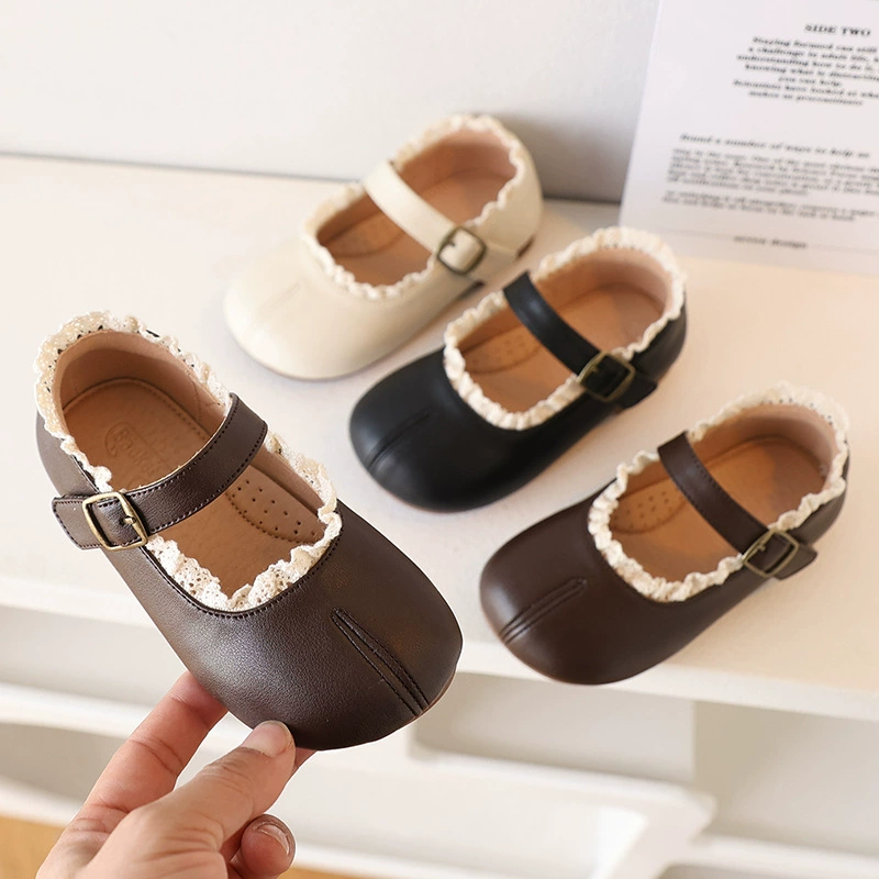 Корейские кожаные туфли для девочек 2025 Весенние и осенние детские туфли принцессы кружевные туфли