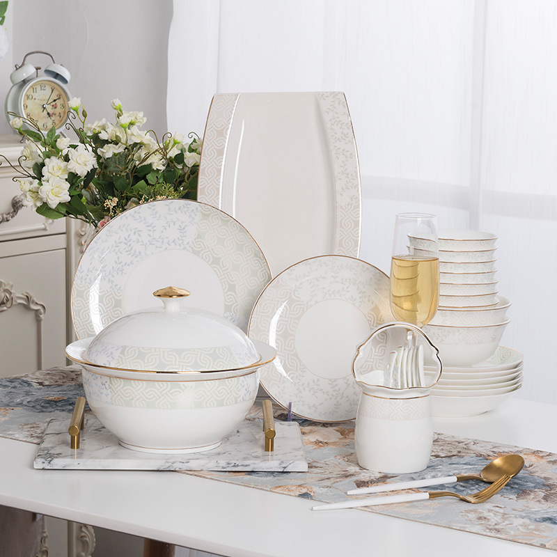 Dish Set Household Jingdezhen Ceramic Tableware Set Bone China Bowls and Plates European Chinoiserie Set Bowls and Chopsticks Combination