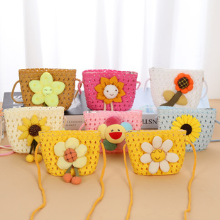 Children's Bag Female Cute 2025 New Seaside Cut Out Woven Straw Bag Little Girl Crossbody Mini Coin Purse