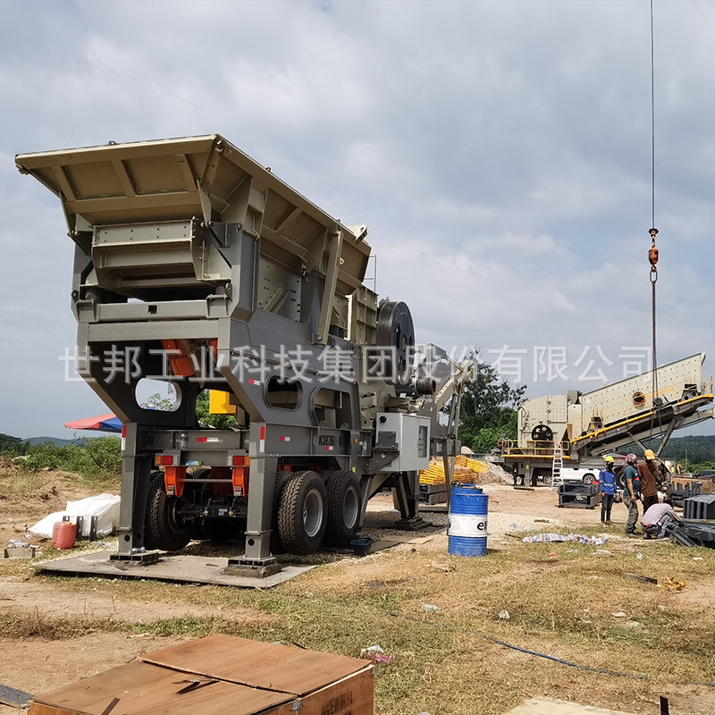 轮胎式建筑垃圾移动式破碎站 上海世邦可移动破碎机|undefined