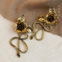 立体设计金色花朵耳环女欧美夸张个性耳钉女冷淡风复古高级感耳饰
