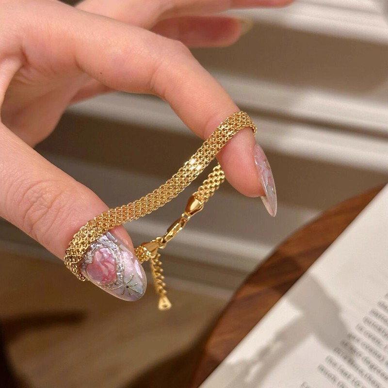 Fashionable and Personalized Chain Gold High-End Temperament Women's Light Luxury Jewelry Exquisite Versatile Bracelet Unique