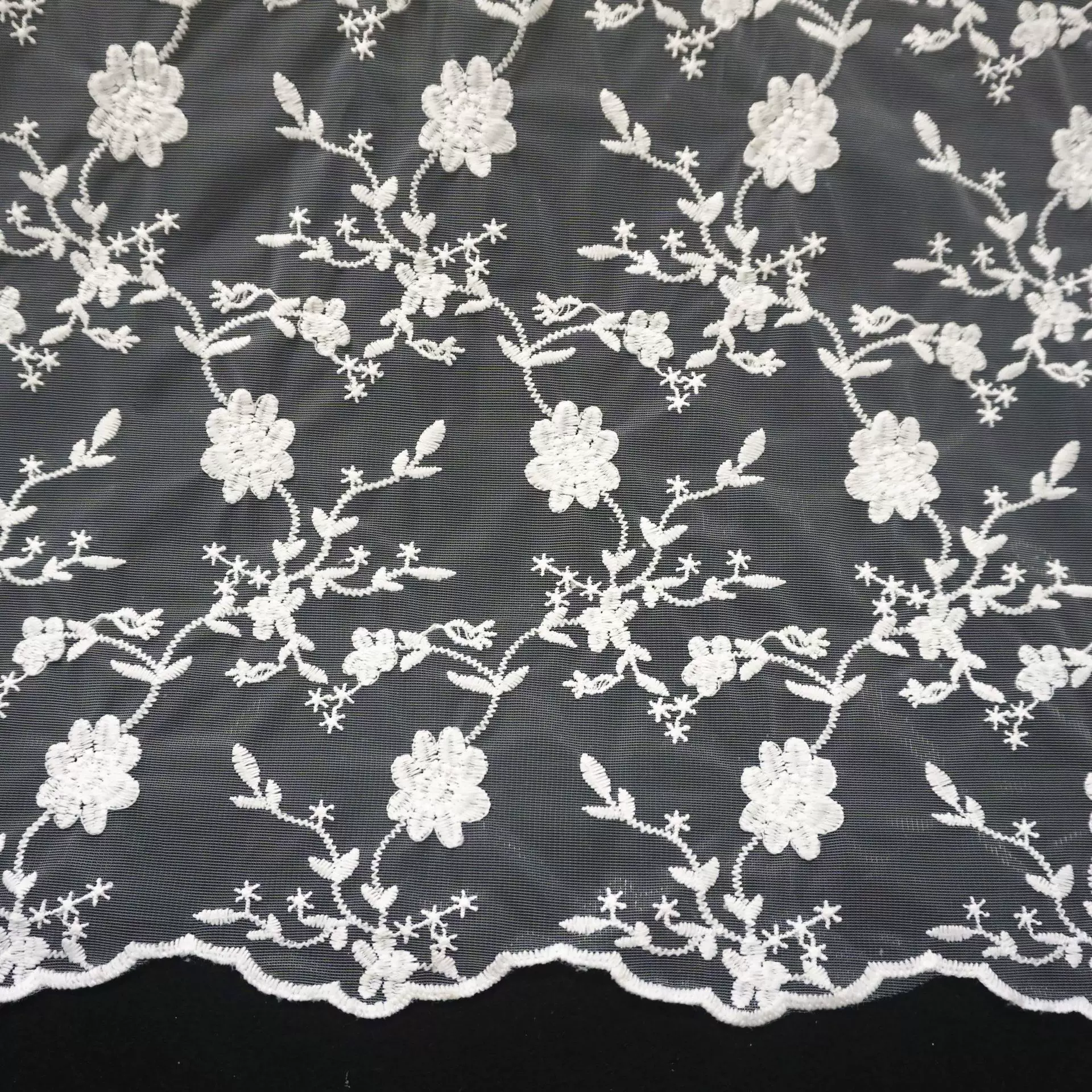 130厘米宽 厂家直销白色沙发窗帘定型纱刺绣蕾丝网布花边服装辅料