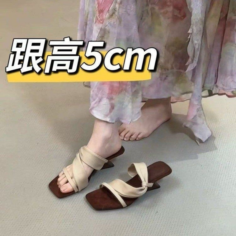 女性のためのニッチなハイエンドフレンチフェアリースタイルスリッパ 2025 新しい夏の気質ハイヒールサンダルアウタートレンディ|undefined