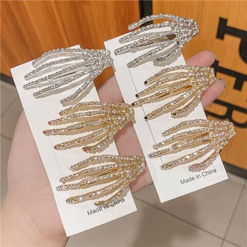 Vintage Skull Hair Clip with Rhinestones, Quirky Side Clip for a Spooky Halloween Vibe, Simple and Non-Damaging Hair Accessory with a Stylish Touch