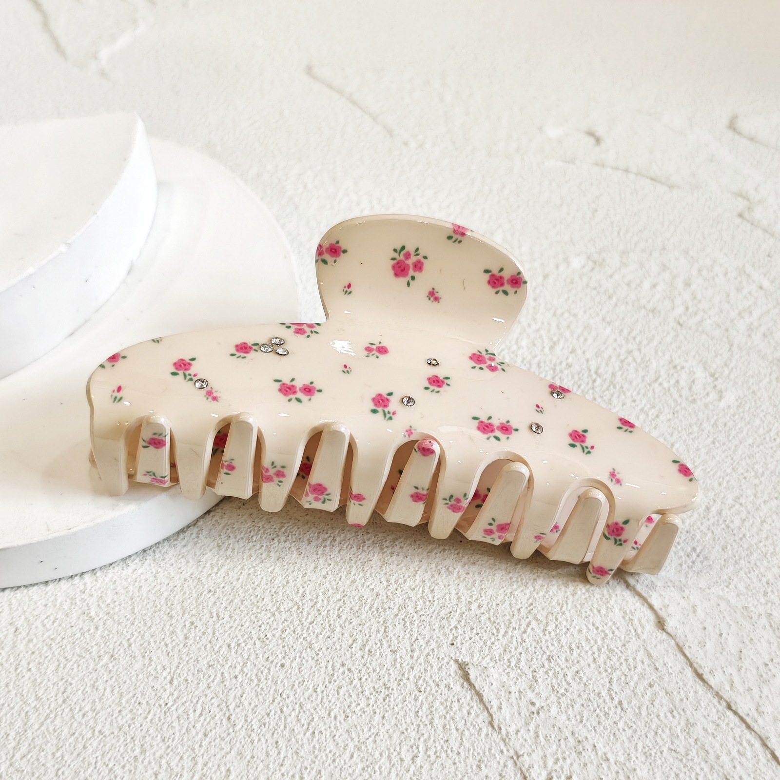 16g Weight Hair Claws Hair Accessories Type 1 Piece Quantity Daily, Street Occasion Acetic acid sheets Material Cherry, Flower Pattern All Seasons Season Women's Gender Cute, Simple Style Style Cute Simple Style Women's Cherry Flower Acetic Acid Sheets Hair Claws 3