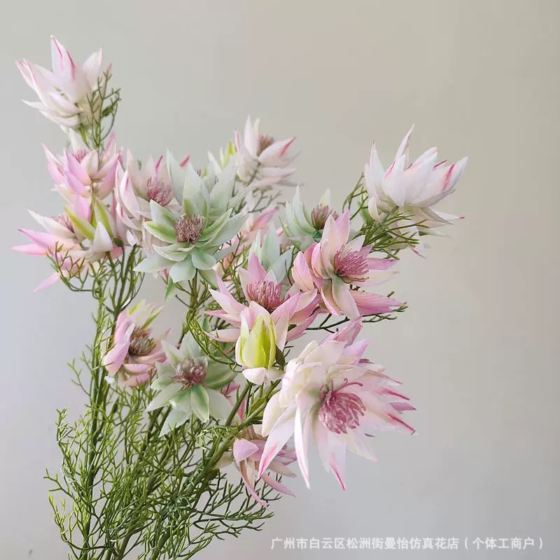 Realistic quality flower arrangements for bride