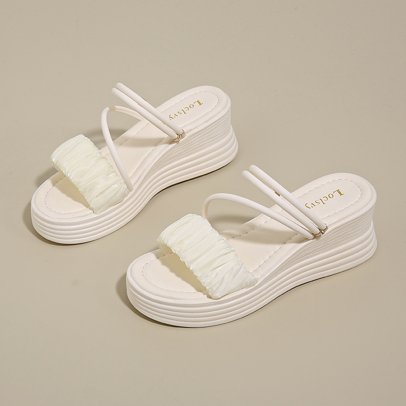 Casual Style Summer Beach New 2025 Thick-Soled Sandals Daily Fairy Internet Celebrity Sandals Women's Thick-Soled Girls Beautiful