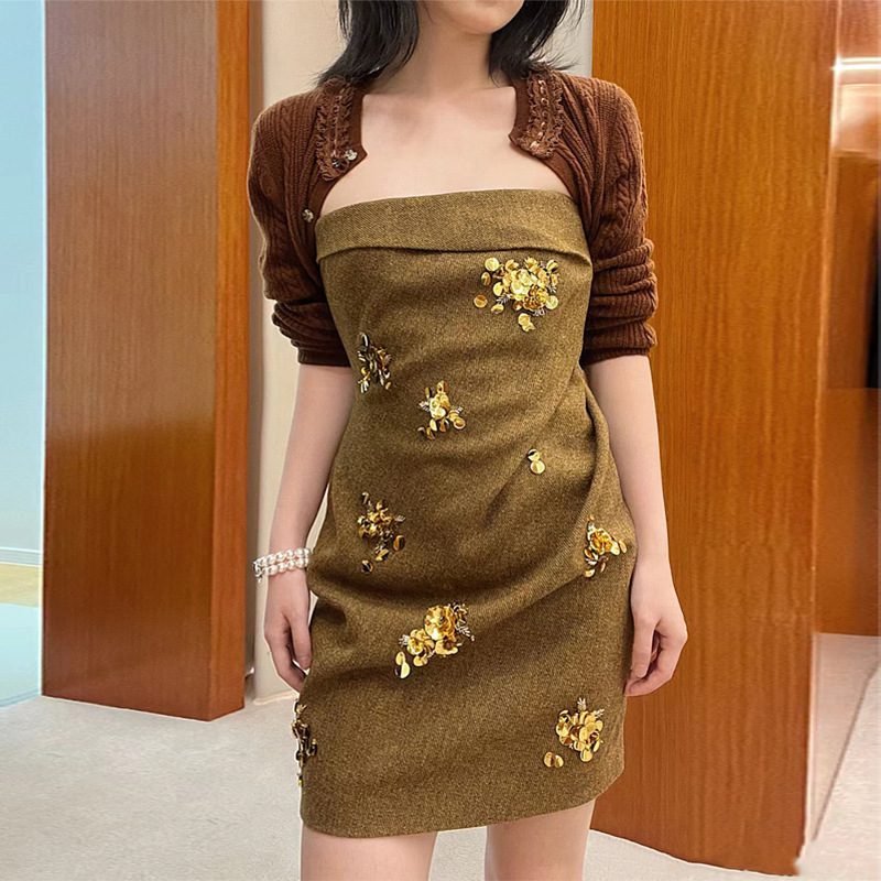 现货【Lisa同款】名媛轻奢礼服裙手工钉珠鱼骨抹胸连衣裙 24645