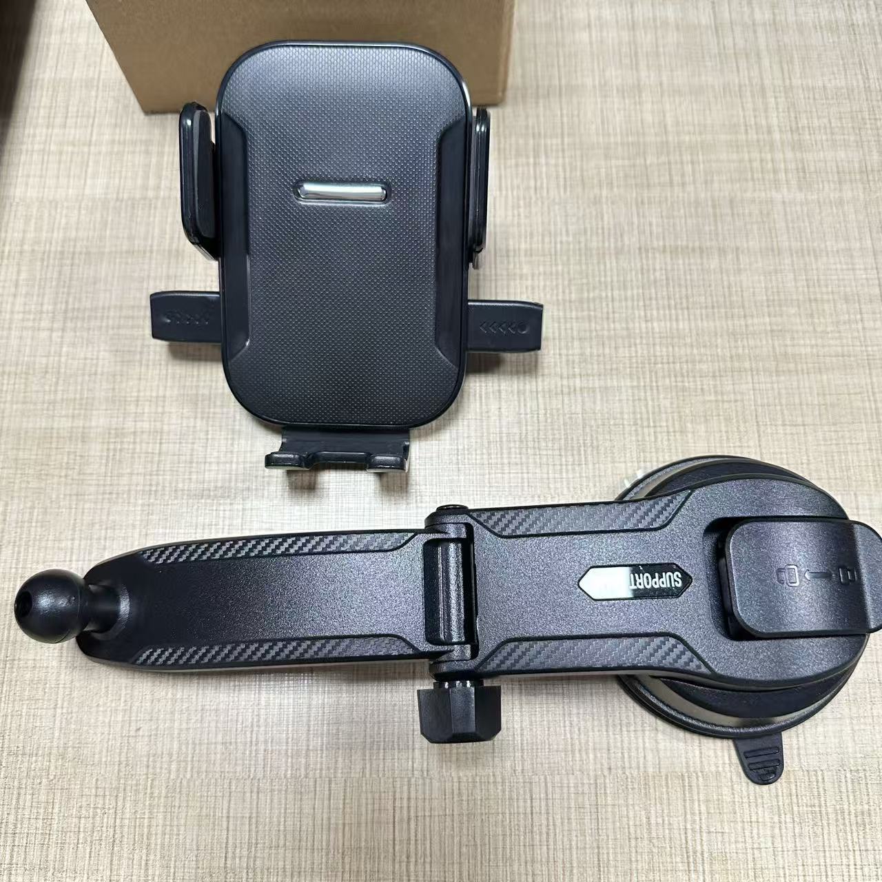 New car mobile phone bracket air outlet instrument navigation bracket automatic lock fixed suction cup bracket spot wholesale