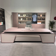 2025新款现代轻奢老板桌时尚2.4m灯带总裁桌班台主管桌经理办公桌