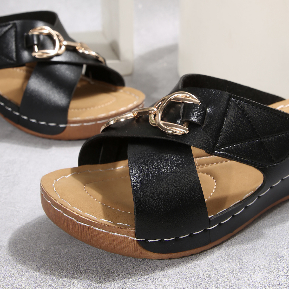 Women's Metal Chain Wedge Sandals Thick Soled Platform Sandals European American Style Plus Size New Spring_voghion.com