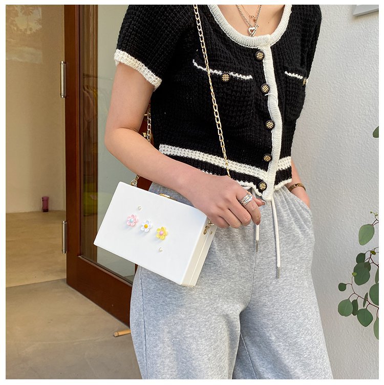 Women's Small Pu Leather Flower Cute Classic Style Square Lock Clasp Box Bag display picture 19