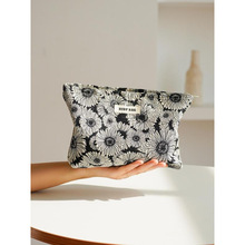 K 35455 Embroidered Canvas Makeup Bags ���巫����ױ���ɰ�