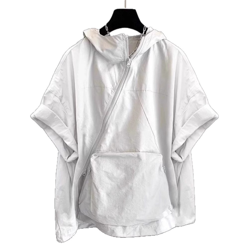 Design trend short sleeve T-shirt with zipper with hood