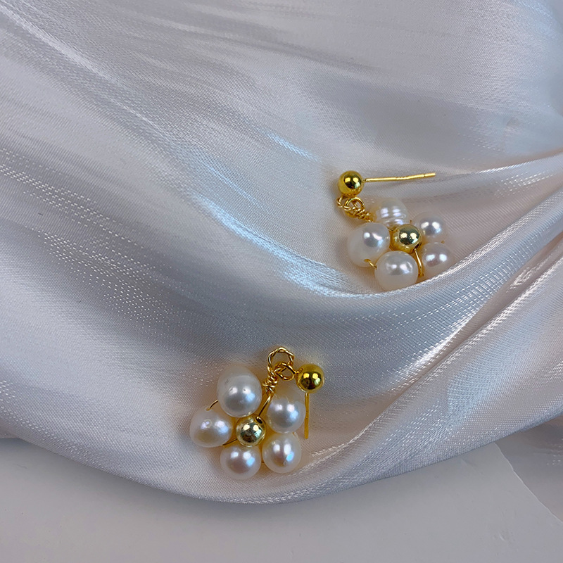 1 Pair Elegant Flower Freshwater Pearl Handmade Drop Earrings display picture 3
